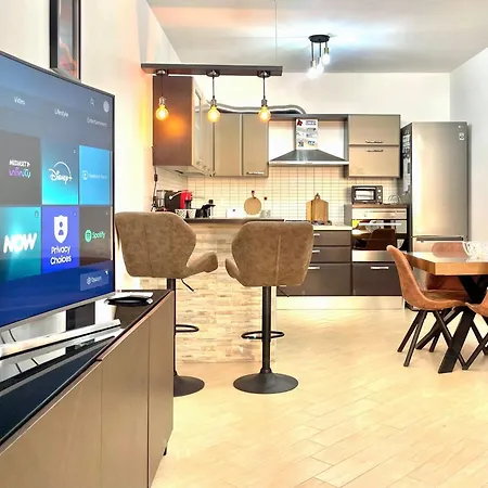 Mistral Apartment *